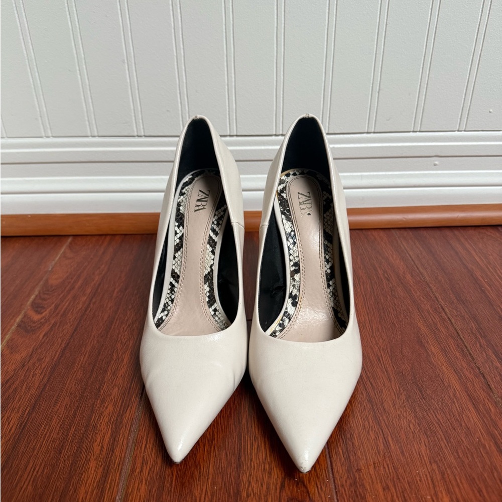 Zara Women's Cream Pointed Toe Heels